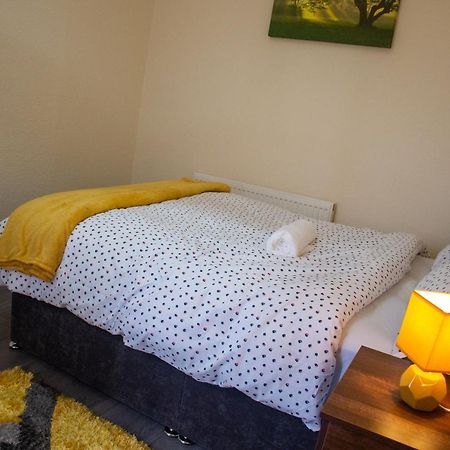 Royale Green View House- Free Parking, Wifi, Perfect For Contractors And Holiday Northampton Exterior foto