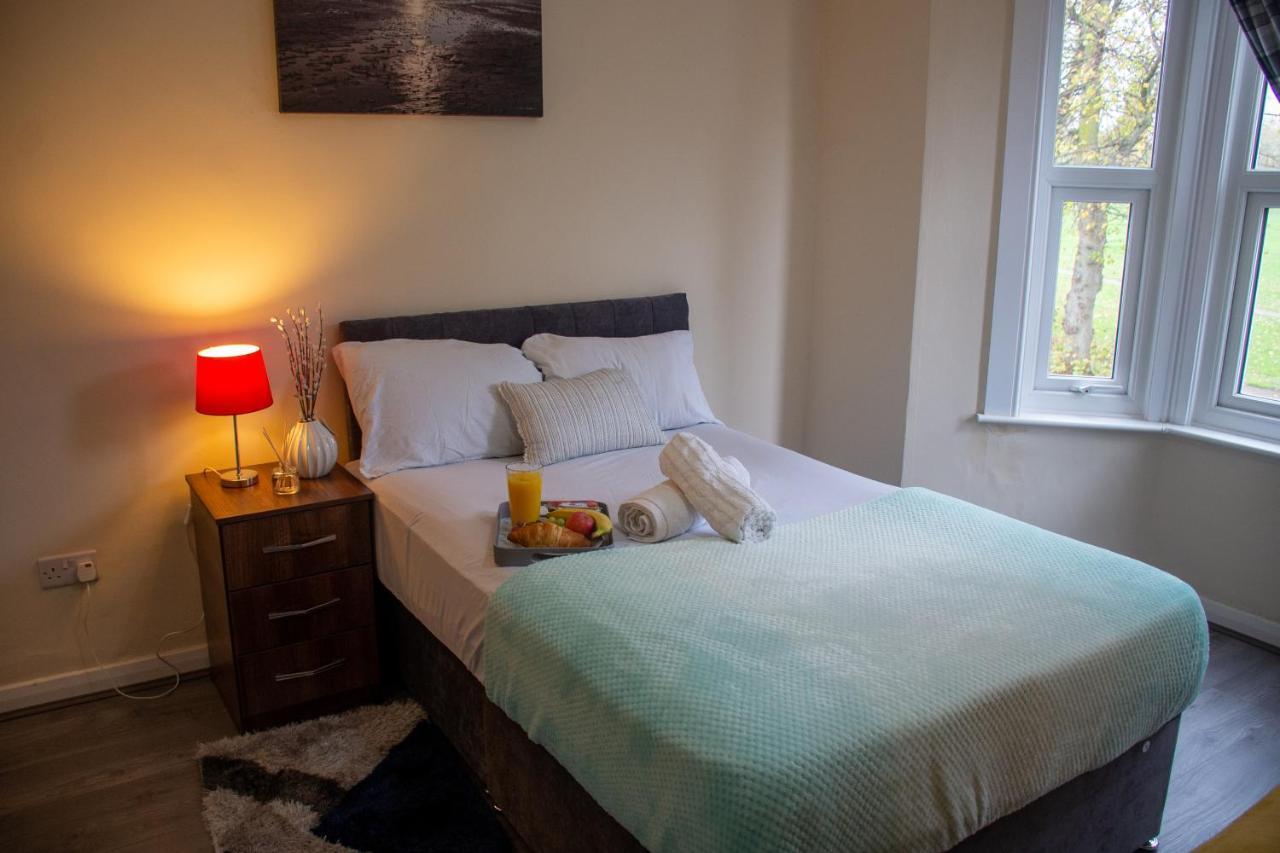 Royale Green View House- Free Parking, Wifi, Perfect For Contractors And Holiday Northampton Exterior foto
